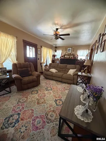 $84,900 | 213 South Burr Boulevard, Kewanee, IL 61443