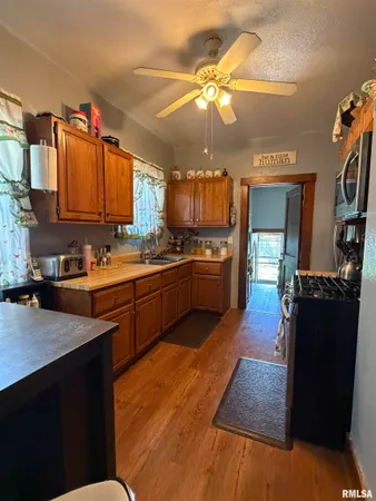 $84,900 | 213 South Burr Boulevard, Kewanee, IL 61443