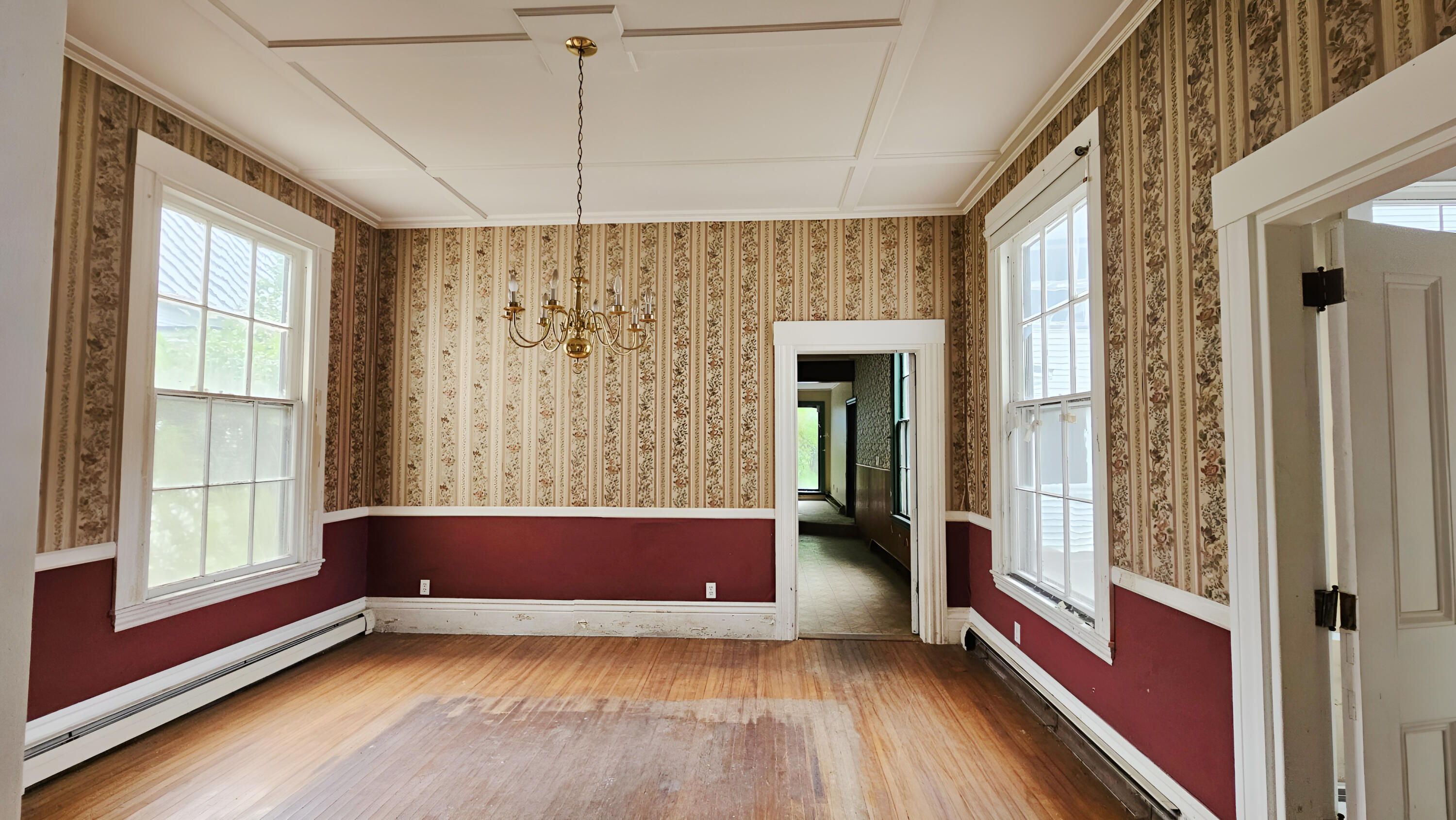 85 Main Street Thomaston, ME 04861 - Photo 27 of 58 20260630_180547