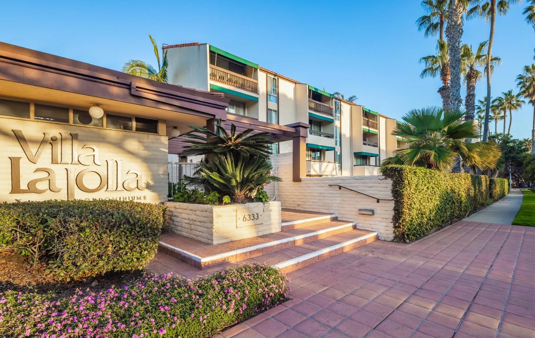 6333 La Jolla Boulevard, Unit 170 La Jolla, CA 92037 - Photo 14 of 18 a front view of a building with entryway