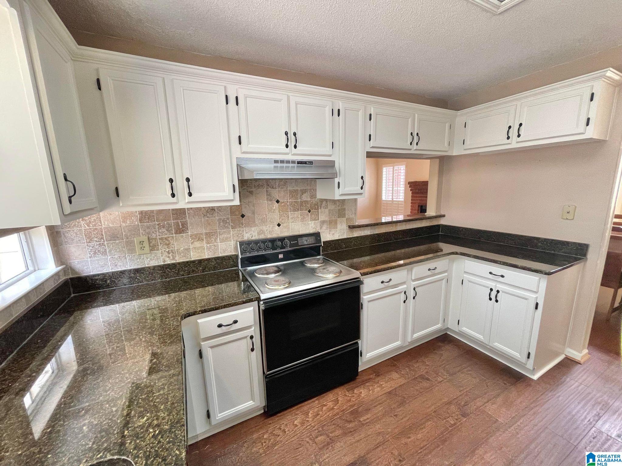 114 Braxton Way Pelham, AL 35124 - Photo 8 of 26