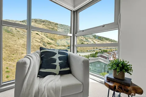 $899,000 | 1 Mandalay Place, Unit 910, South San Francisco, CA 94080