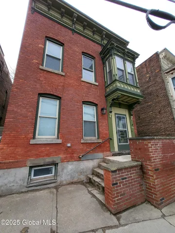 $269,900 | 762 Eastern Avenue, Schenectady, NY 12308