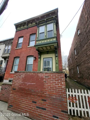 $269,900 | 762 Eastern Avenue, Schenectady, NY 12308