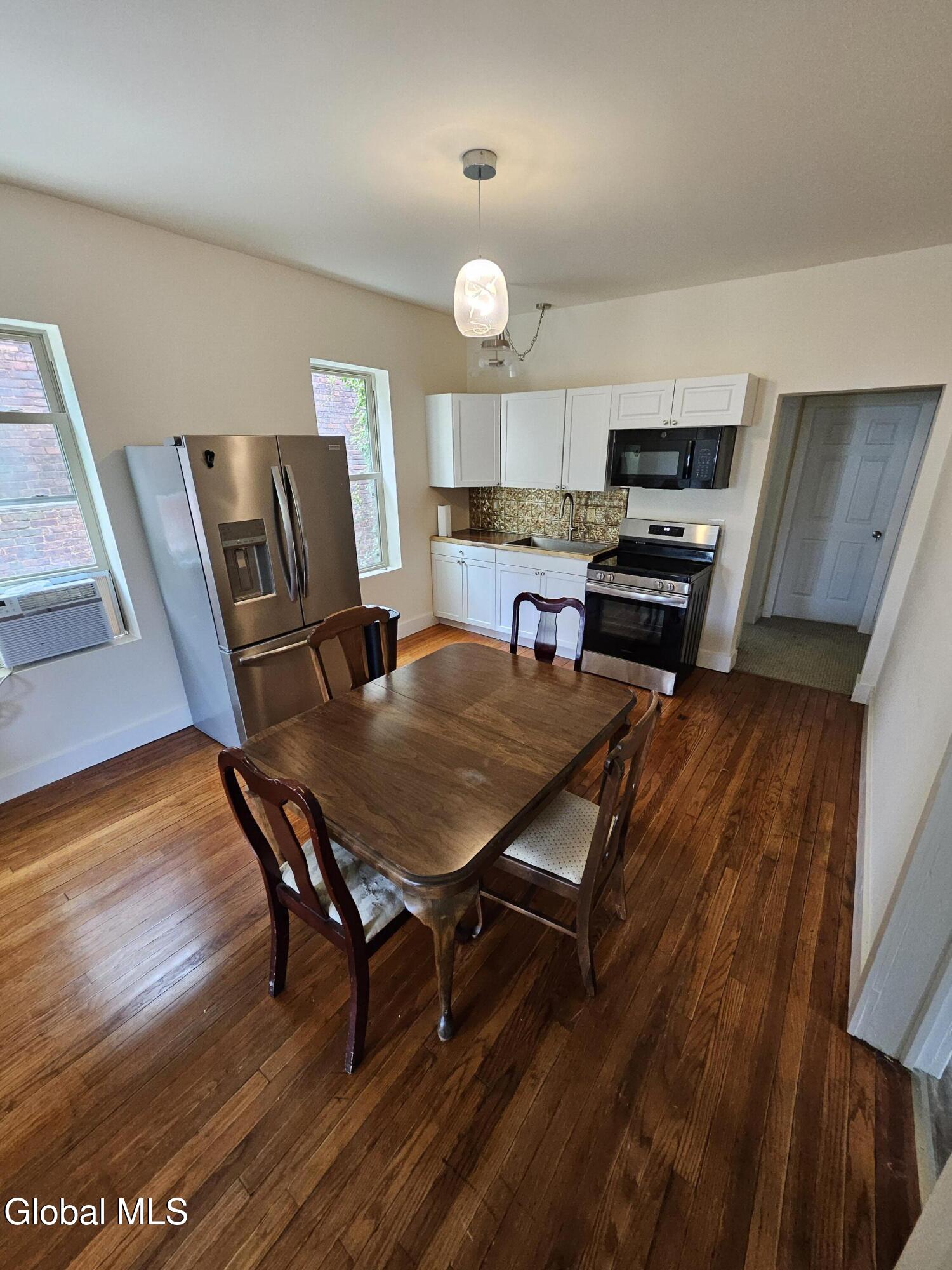 762 Eastern Avenue Schenectady, NY 12308 - Photo 32 of 34 1000054169