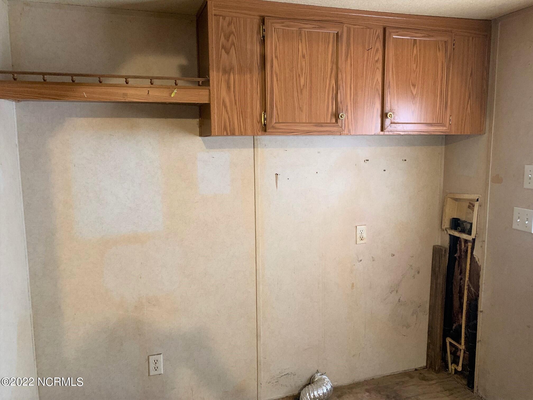 879 Herman Lane Road Stantonsburg, NC 27883 - Photo 8 of 16 Laundry