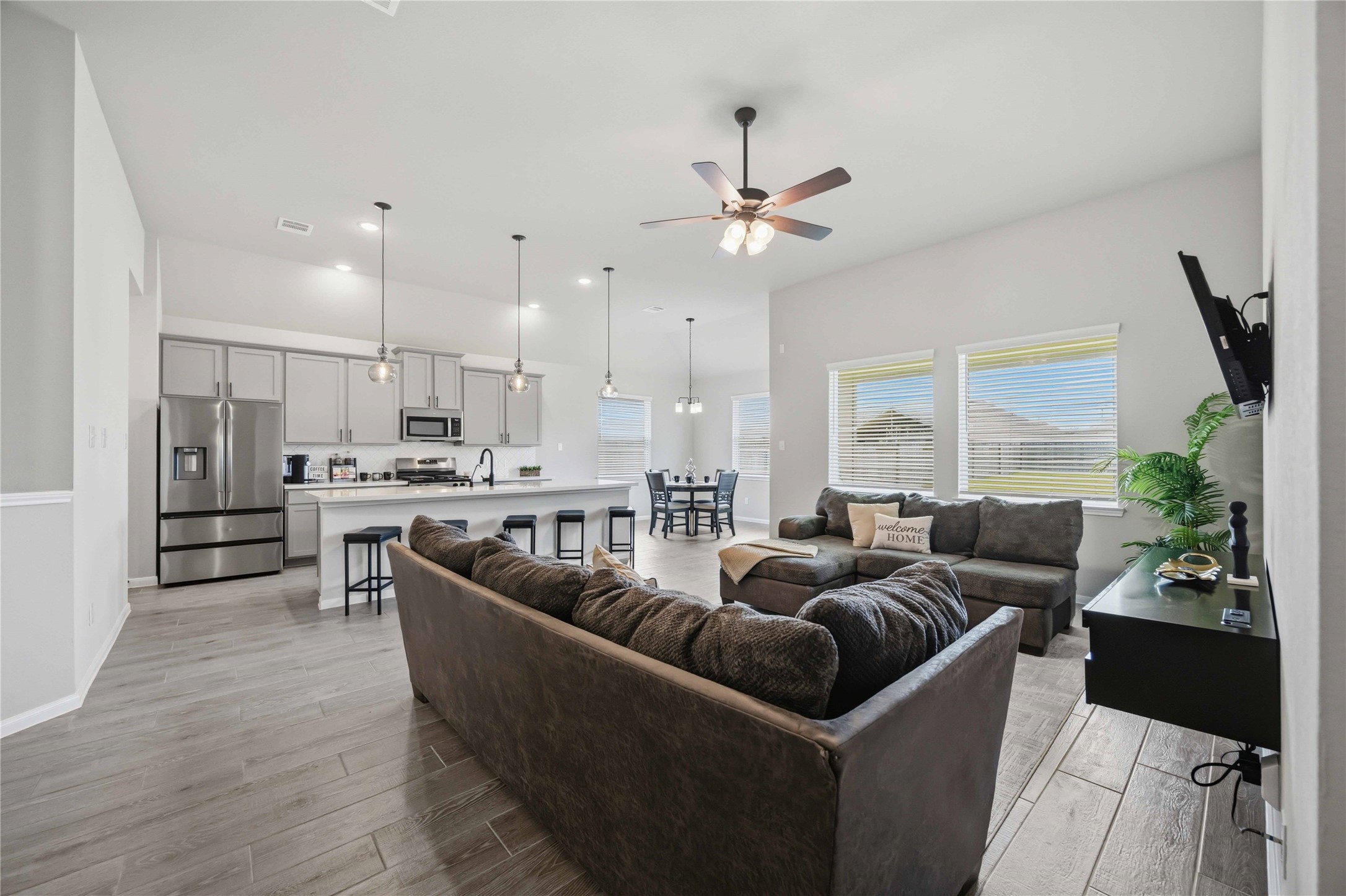 2808 Bisbee Road League City, TX 77573 - Photo 31 of 42 Open Concept Living & Kitchen- Vaulted Ceilings
