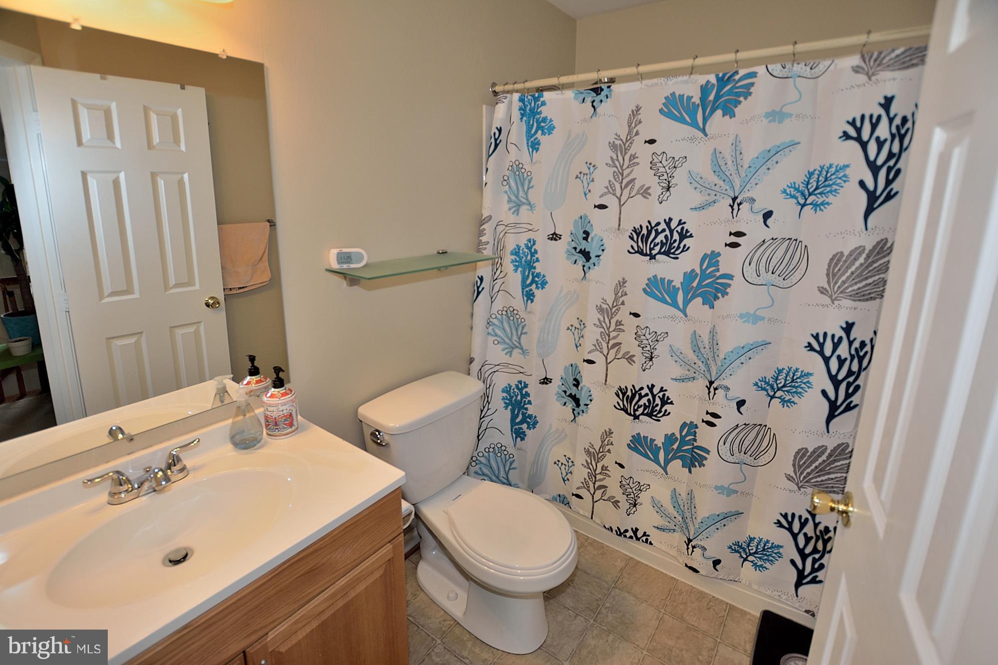 14857 Bolton Road Centreville, VA 20121 - Photo 17 of 24 Bath