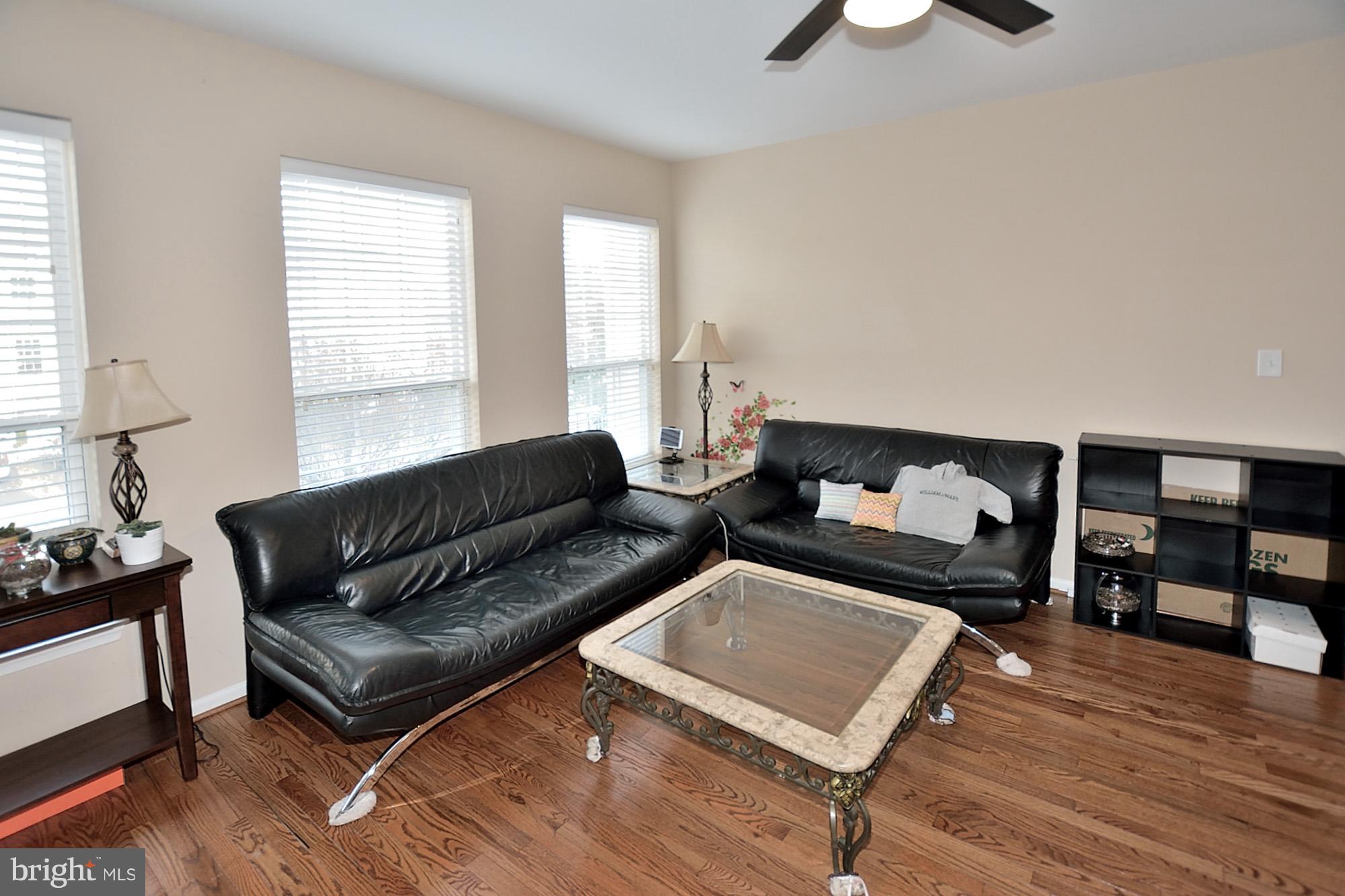 14857 Bolton Road Centreville, VA 20121 - Photo 3 of 24 Living Room