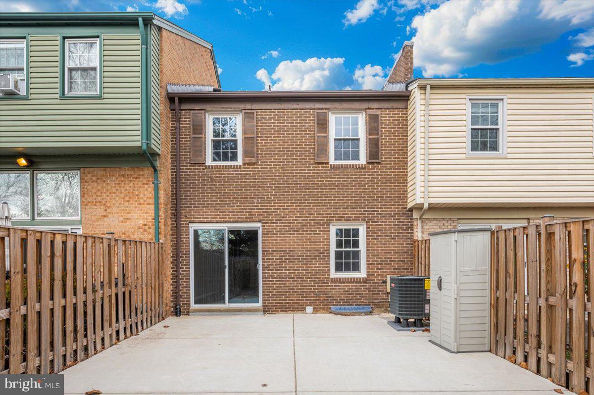 140 Gold Kettle Drive Gaithersburg, MD 20878 - Photo 31 of 35 a view of a house with wooden fence