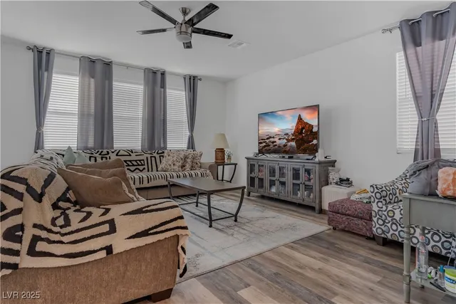 $2,800 | 10289 Massachusetts Lane, Las Vegas, NV 89141