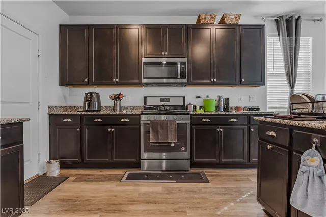 $2,800 | 10289 Massachusetts Lane, Las Vegas, NV 89141