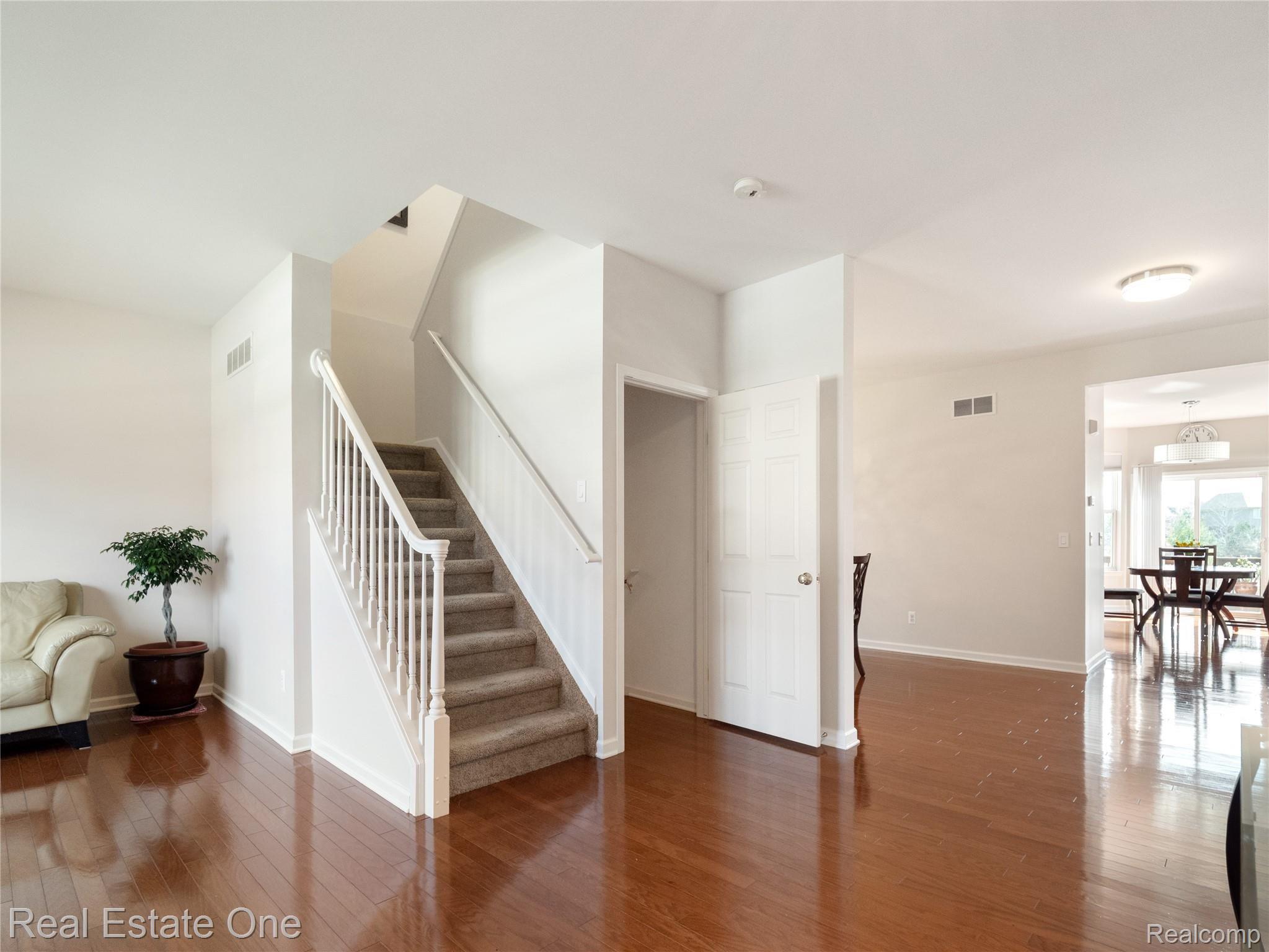3597 Everett Drive Rochester, MI 48307 - Photo 15 of 57 Stunning Wood Flooring Upon Entry.jpg