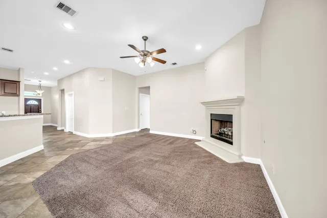 $2,250 | 19043 Minero Lane, Montgomery, TX 77356