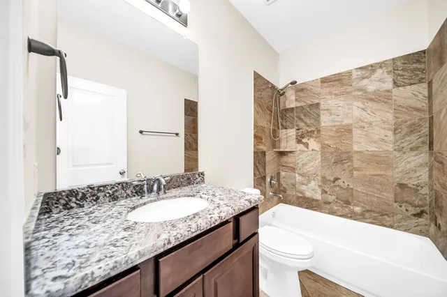 $2,250 | 19043 Minero Lane, Montgomery, TX 77356