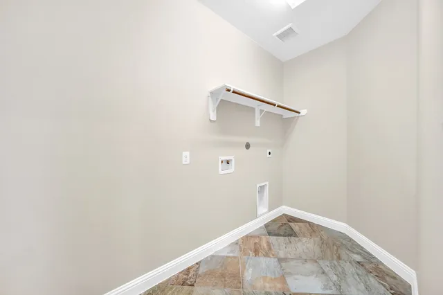 $2,250 | 19043 Minero Lane, Montgomery, TX 77356