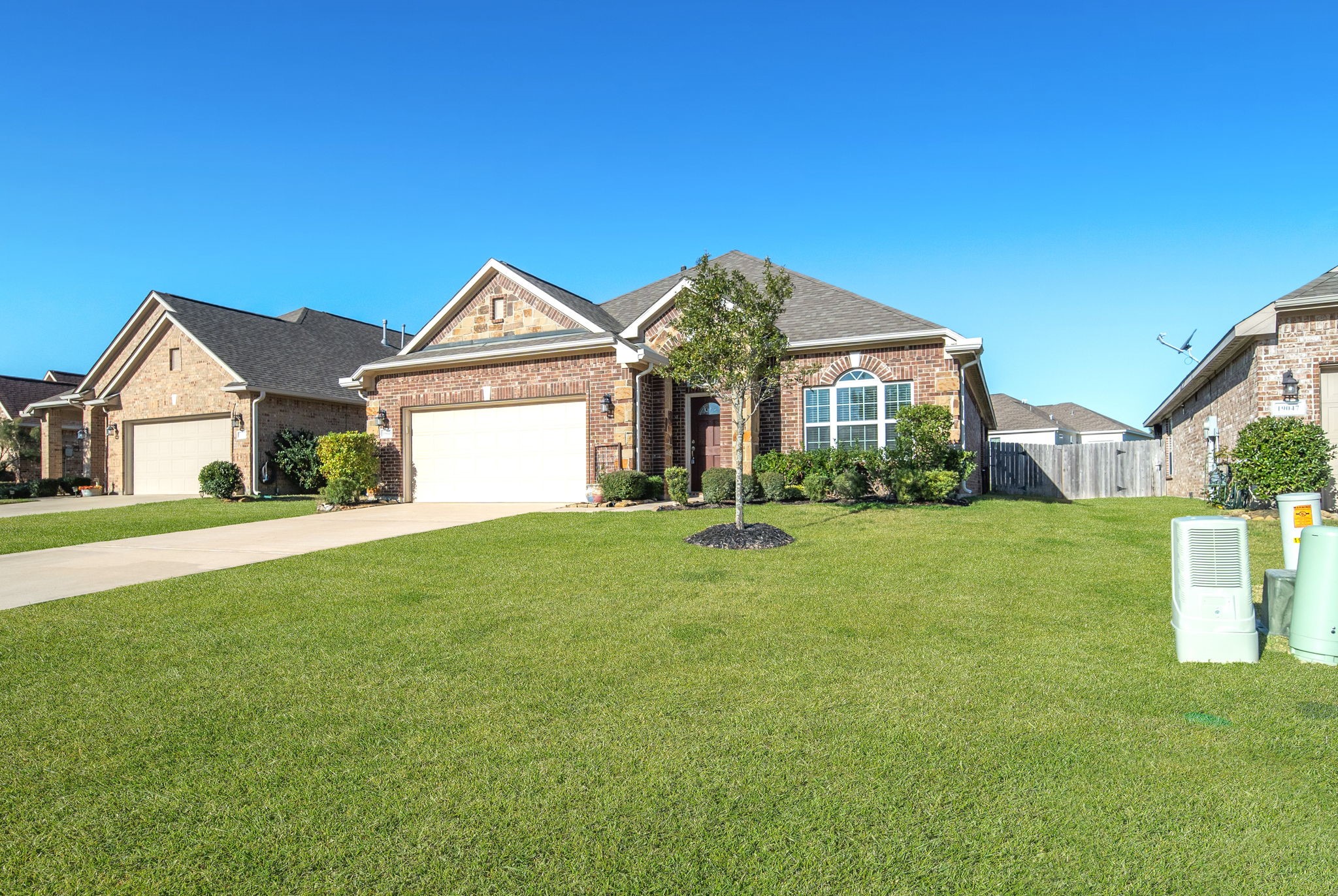19043 Minero Lane Montgomery, TX 77356 - Photo 25 of 26 Two car garage with covered entry.