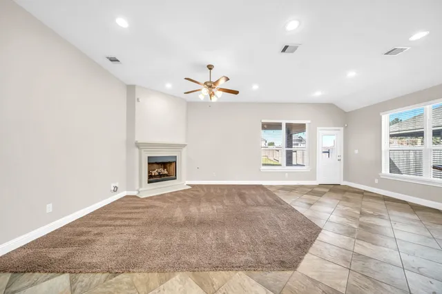 $2,250 | 19043 Minero Lane, Montgomery, TX 77356