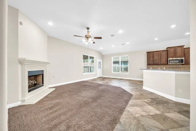 $2,250 | 19043 Minero Lane, Montgomery, TX 77356