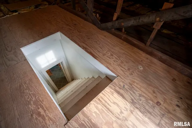 $269,500 | 1359 South Bridge Road, Niantic, IL 62551