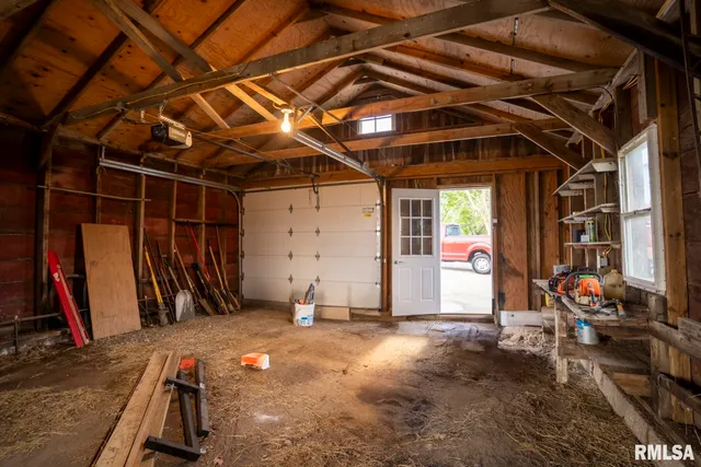 $269,500 | 1359 South Bridge Road, Niantic, IL 62551