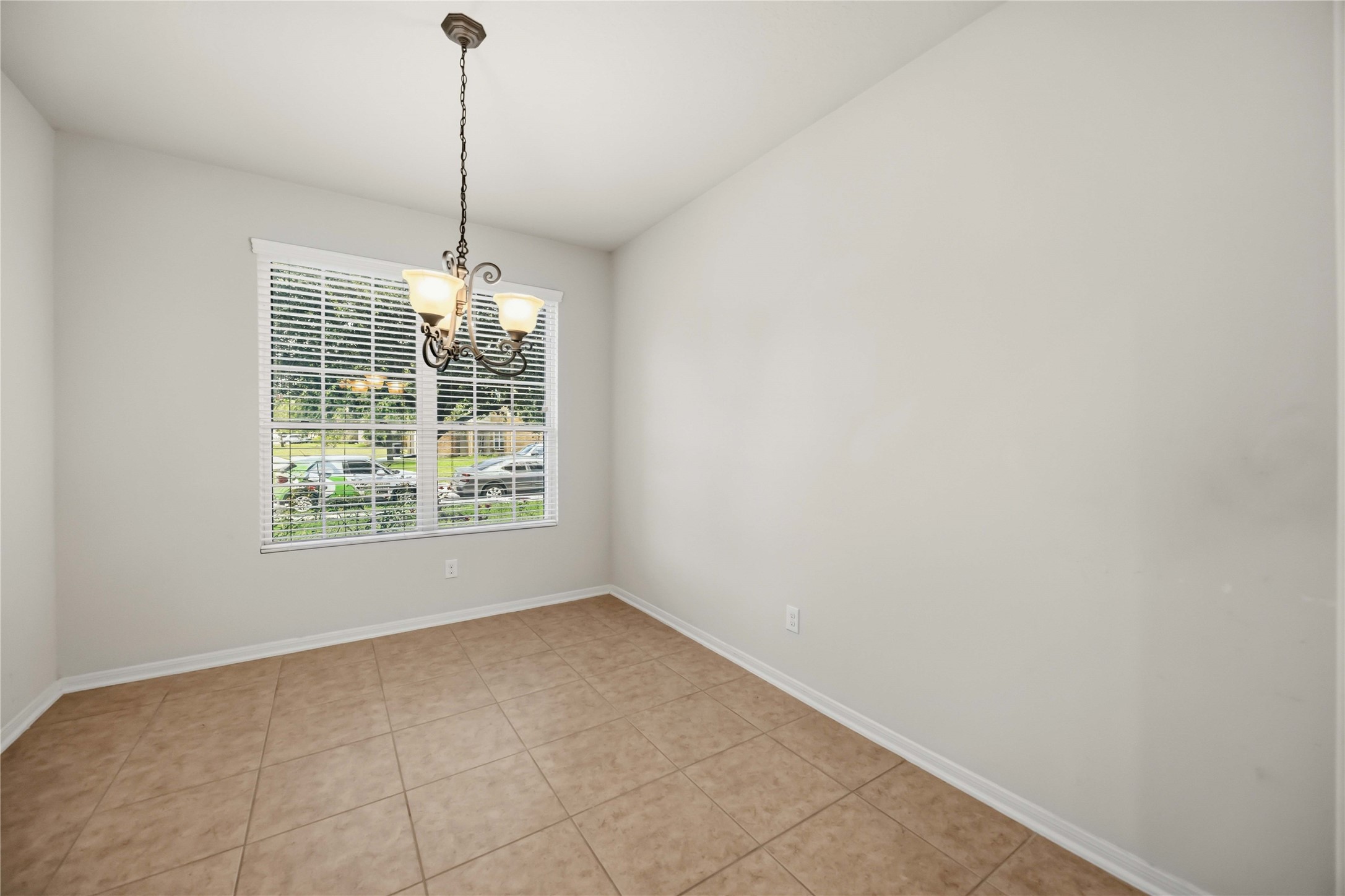 29526 Winton Wood Way Spring, TX 77386 - Photo 9 of 29 Breakfast area.