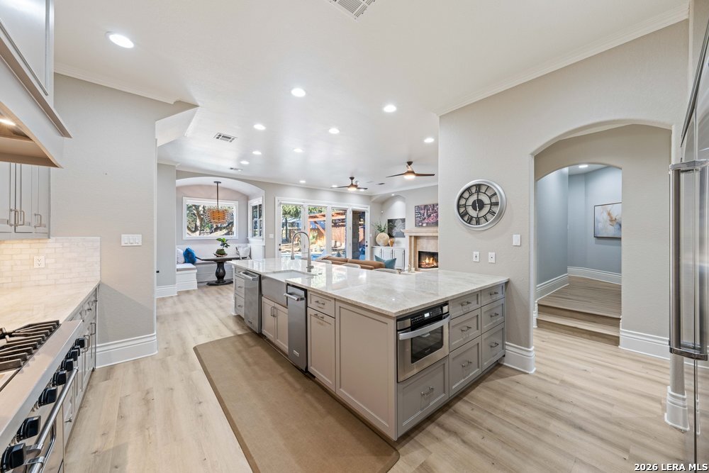 407 Burr Road Terrell Hills, TX 78209 - Photo 13 of 58