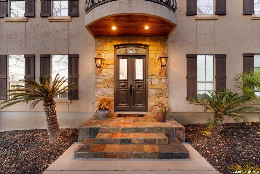 407 Burr Road Terrell Hills, TX 78209 - Photo 2 of 58