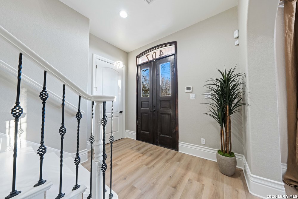 407 Burr Road Terrell Hills, TX 78209 - Photo 3 of 58