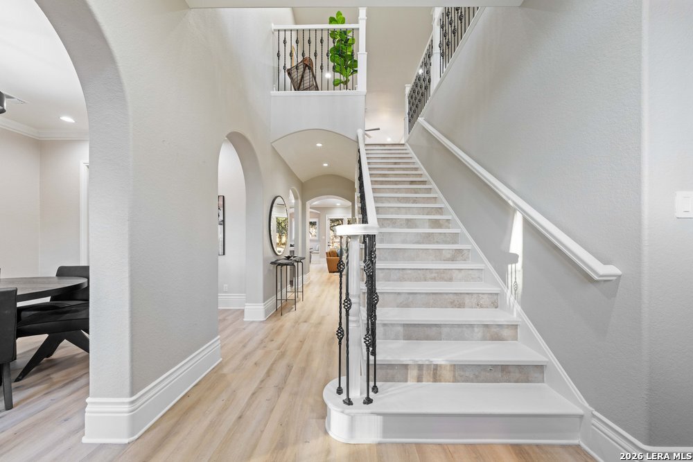 407 Burr Road Terrell Hills, TX 78209 - Photo 4 of 58