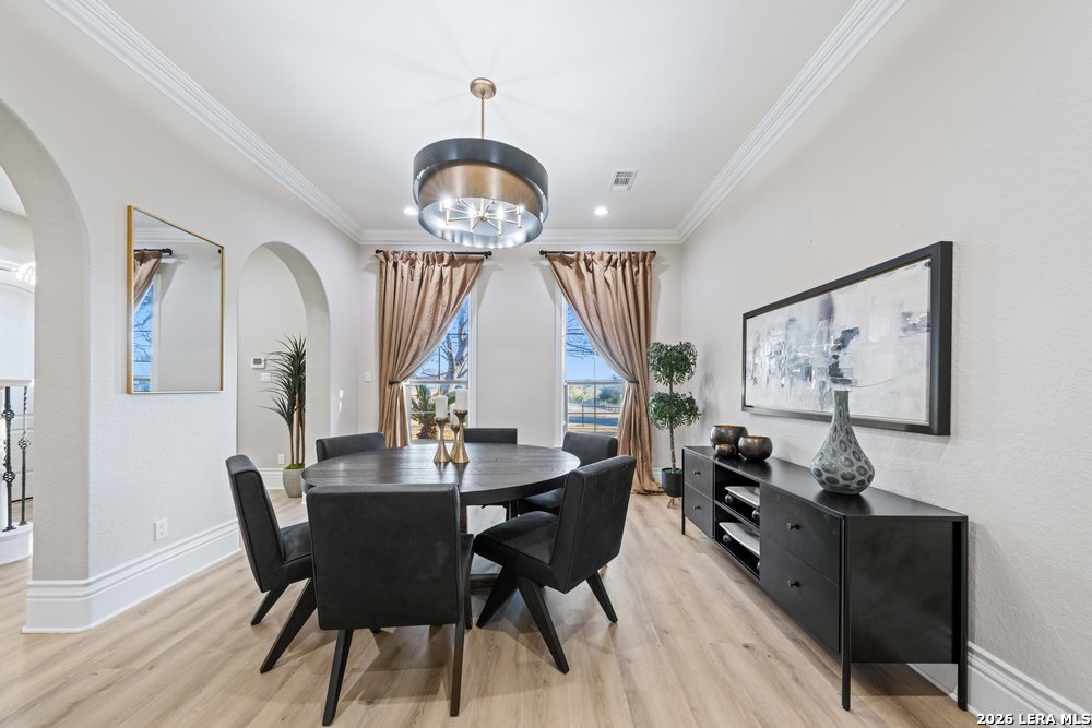 407 Burr Road Terrell Hills, TX 78209 - Photo 6 of 58