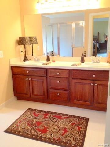 1265 Tulberry Circle Rochester, MI 48306 - Photo 15 of 25 15 Master Bath-001.jpg