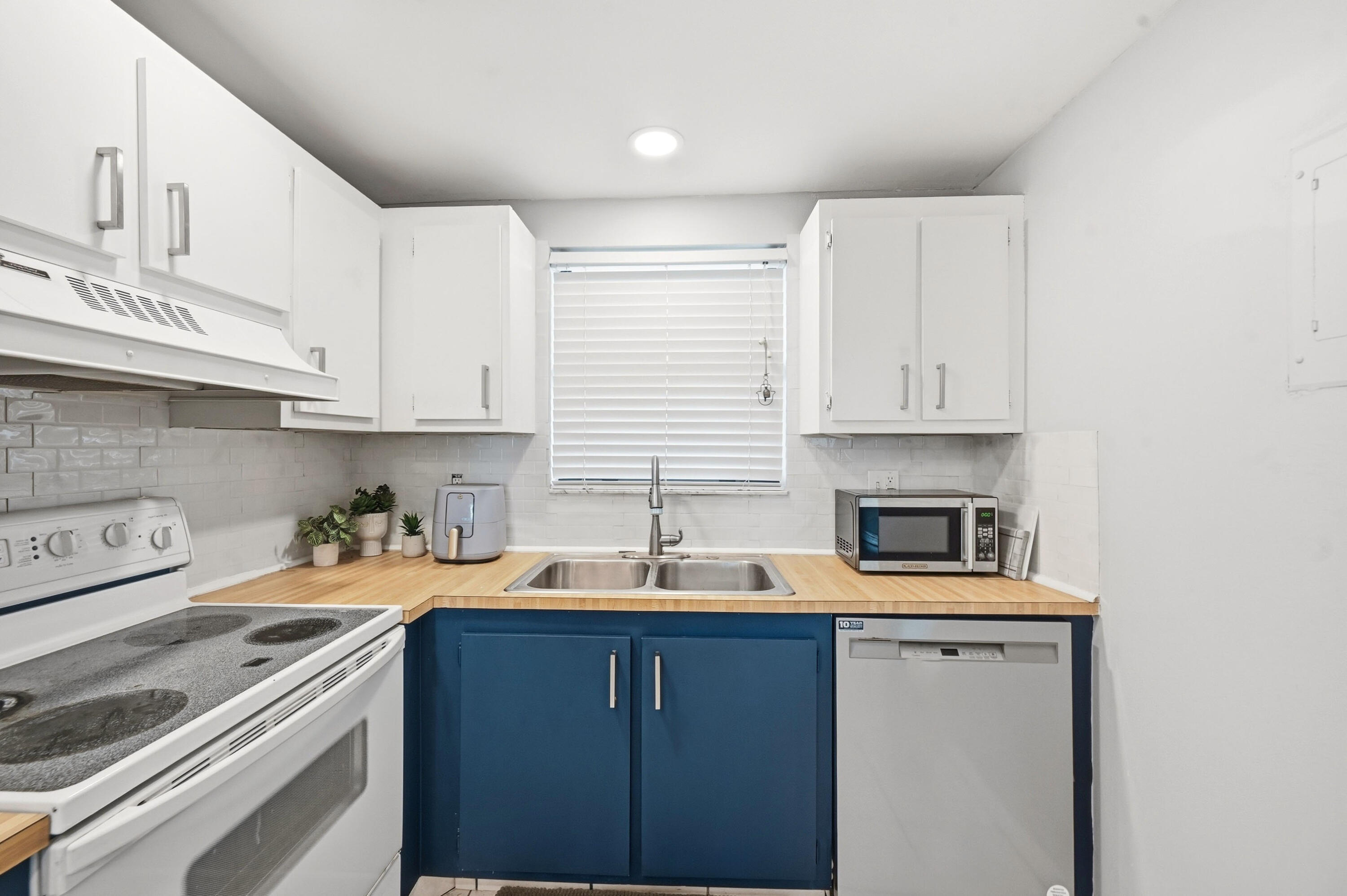 2181 Woolbright Road, Unit N106 Boynton Beach, FL 33426 - Photo 5 of 21 05_ra1_0127