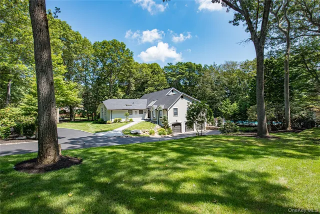 $1,899,000 | 142 Landing Meadow Road, Smithtown, NY 11787