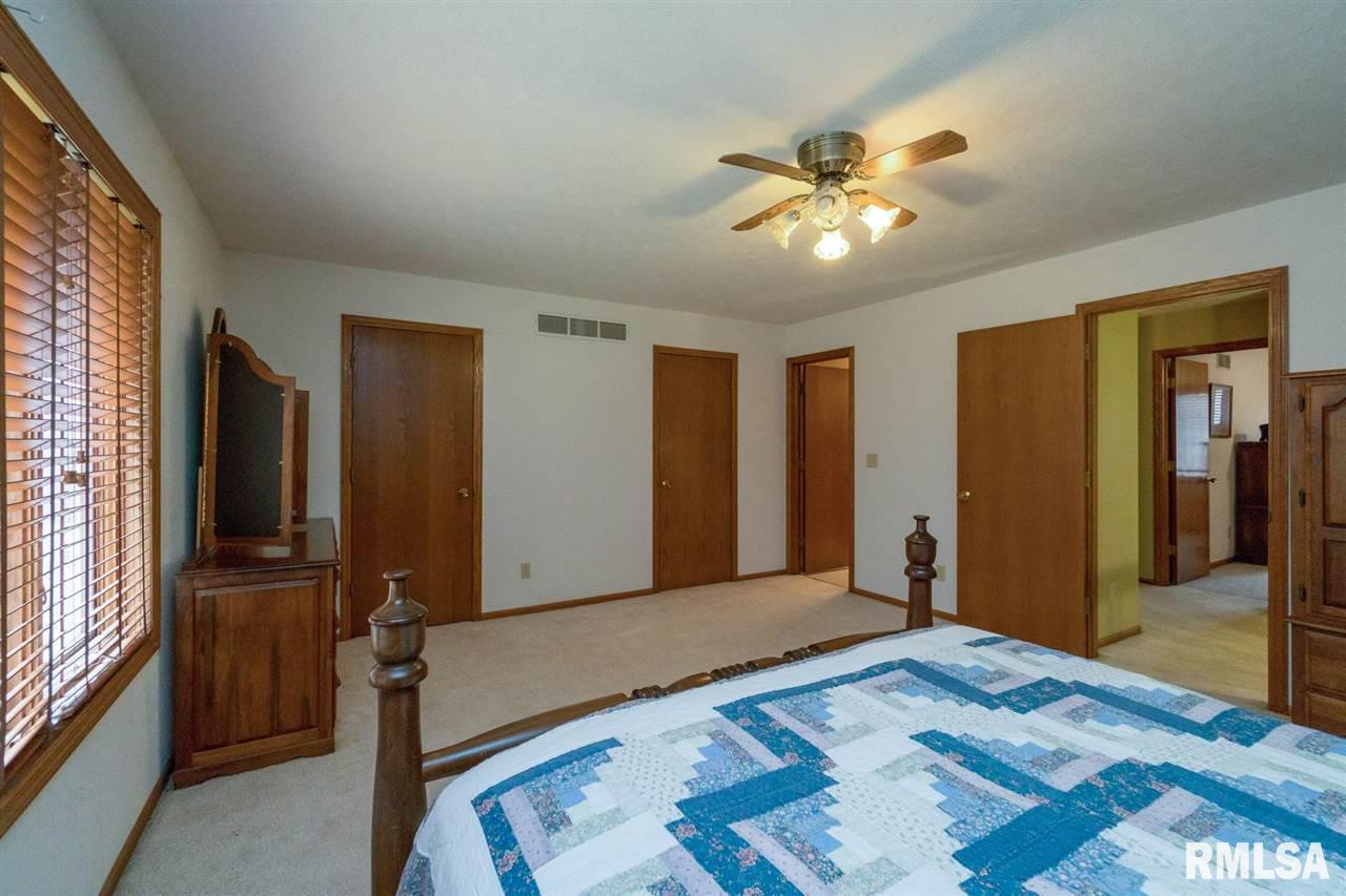 10121 136th Street West Taylor Ridge, IL 61284 - Photo 12 of 22