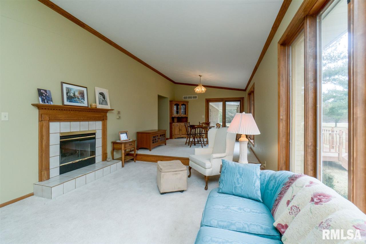 10121 136th Street West Taylor Ridge, IL 61284 - Photo 4 of 22