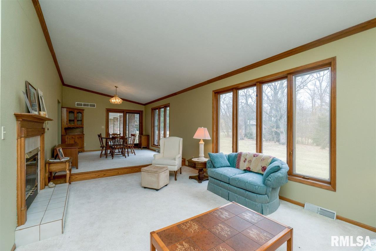 10121 136th Street West Taylor Ridge, IL 61284 - Photo 5 of 22