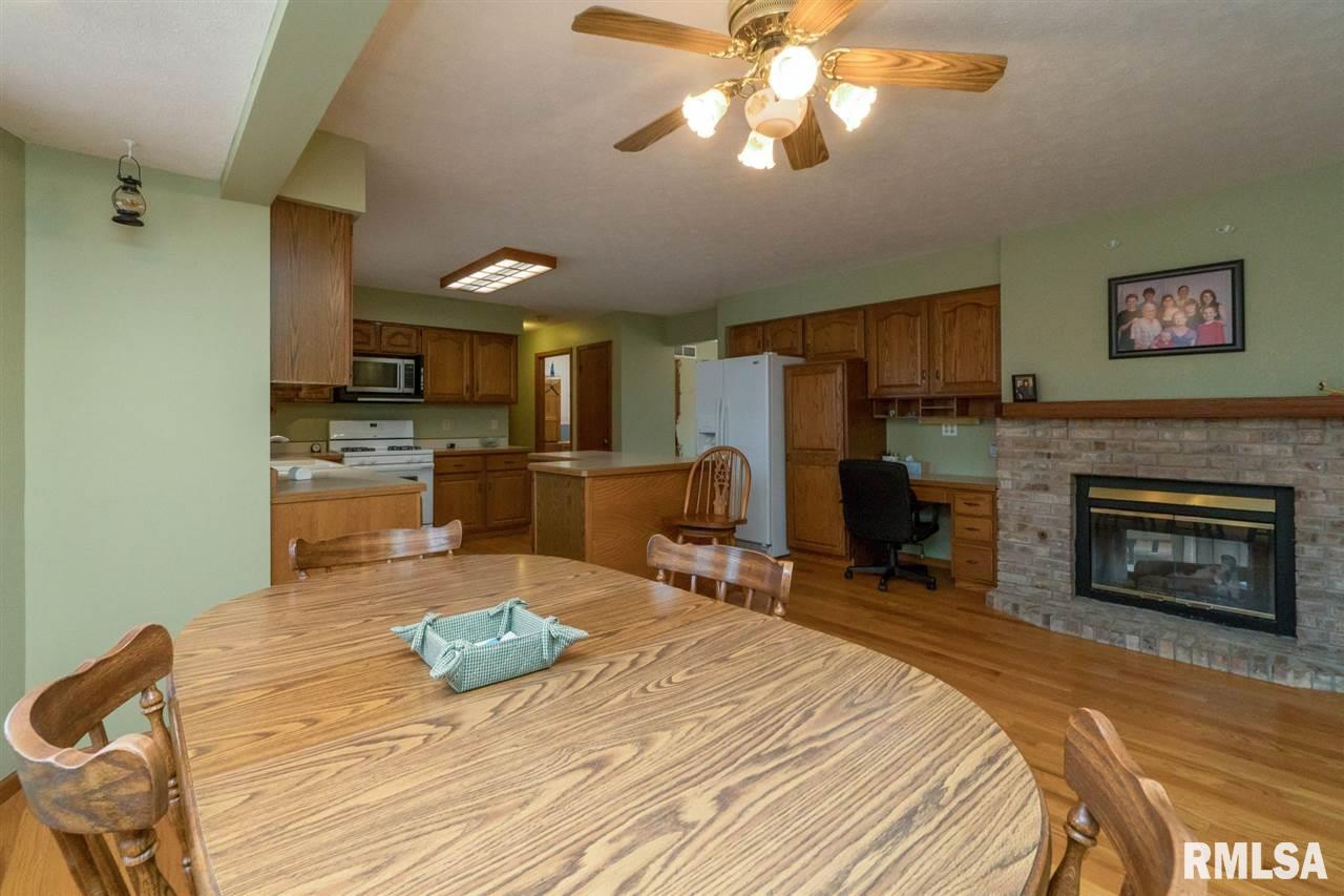 10121 136th Street West Taylor Ridge, IL 61284 - Photo 6 of 22