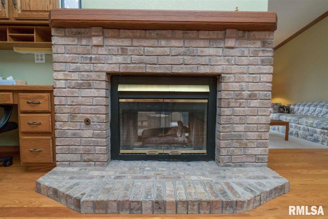 10121 136th Street West Taylor Ridge, IL 61284 - Photo 7 of 22