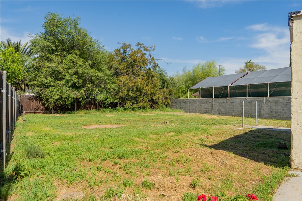 4831 Jurupa Avenue Riverside, CA 92504 - Photo 8 of 9 back yard