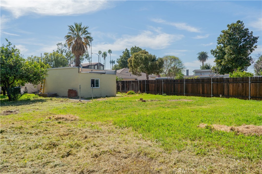 4831 Jurupa Avenue Riverside, CA 92504 - Photo 9 of 9 back yard