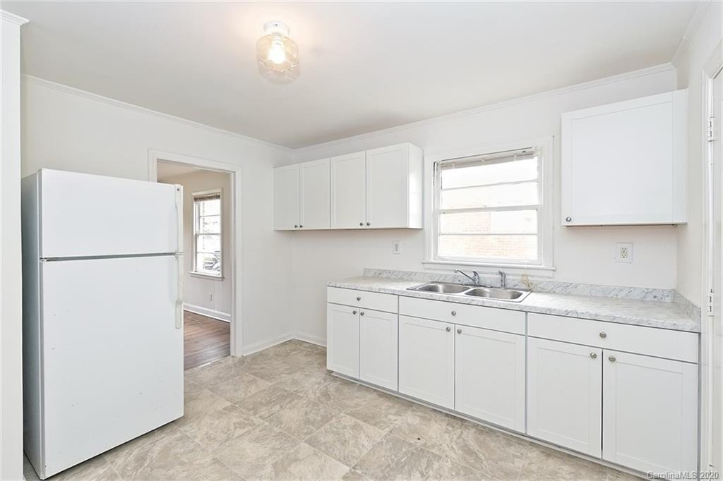 633 Reeves Court Charlotte, NC 28208 - Photo 10 of 22