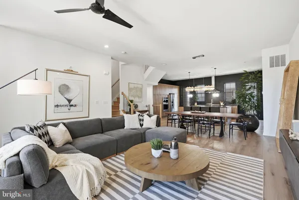 $965,000 | 43403 Fifeville Square, Ashburn, VA 20148