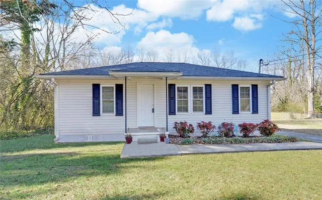 a front view of house with yard