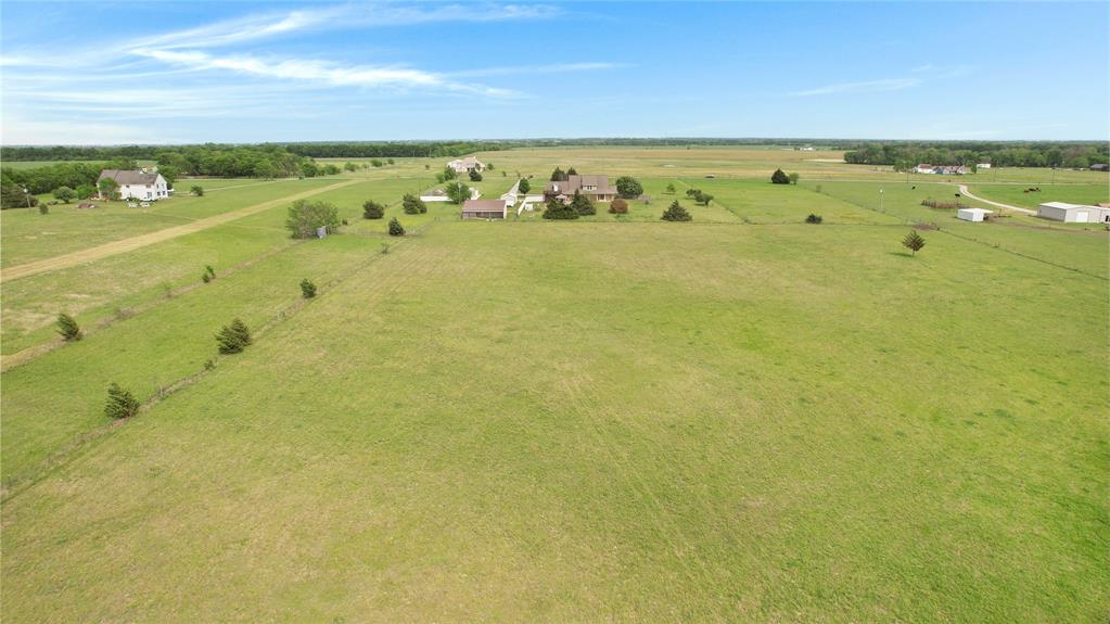 22 East Line Road Whitewright, TX 75491 - Photo 3 of 12