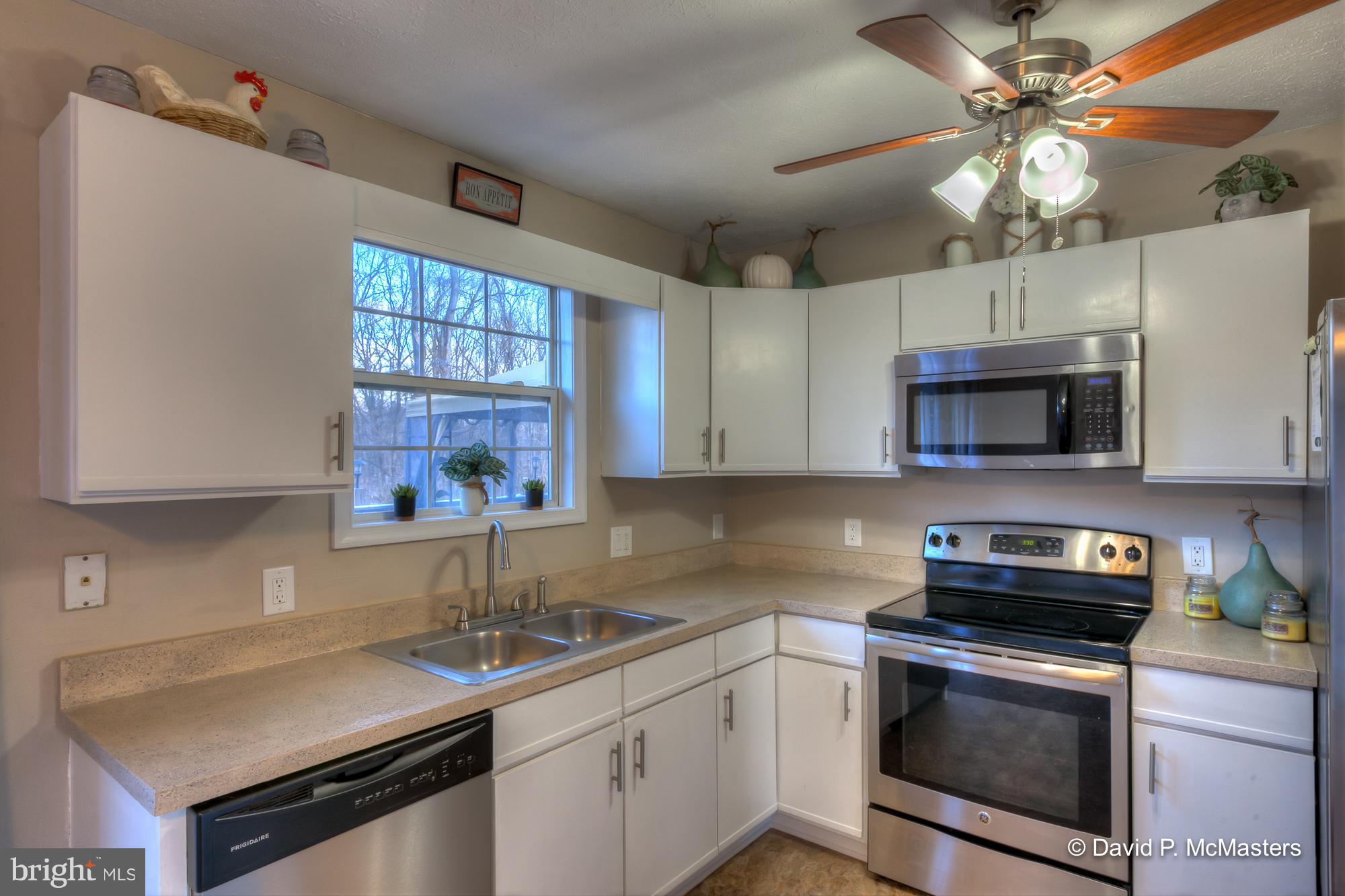 502 North Forrest Street Ranson, WV 25438 - Photo 8 of 28 Stainless Steel Appliances.