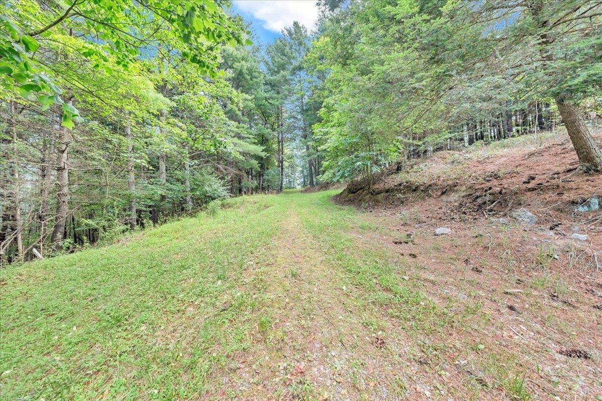 2073 Springdale Road Pearisburg, VA 24134 - Photo 13 of 14 Gallery Image 13