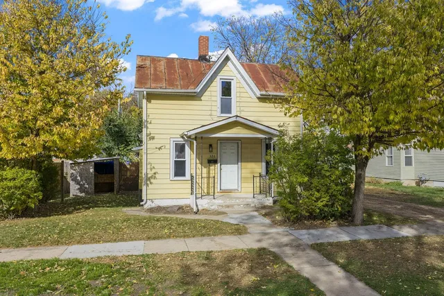 $225,900 | 326 7th Street, Baraboo, WI 53913