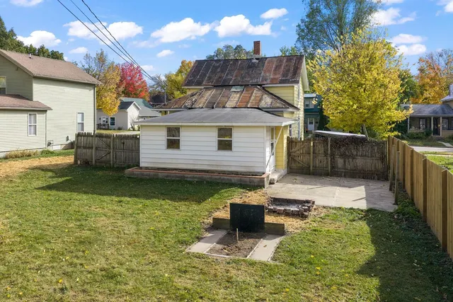 $225,900 | 326 7th Street, Baraboo, WI 53913