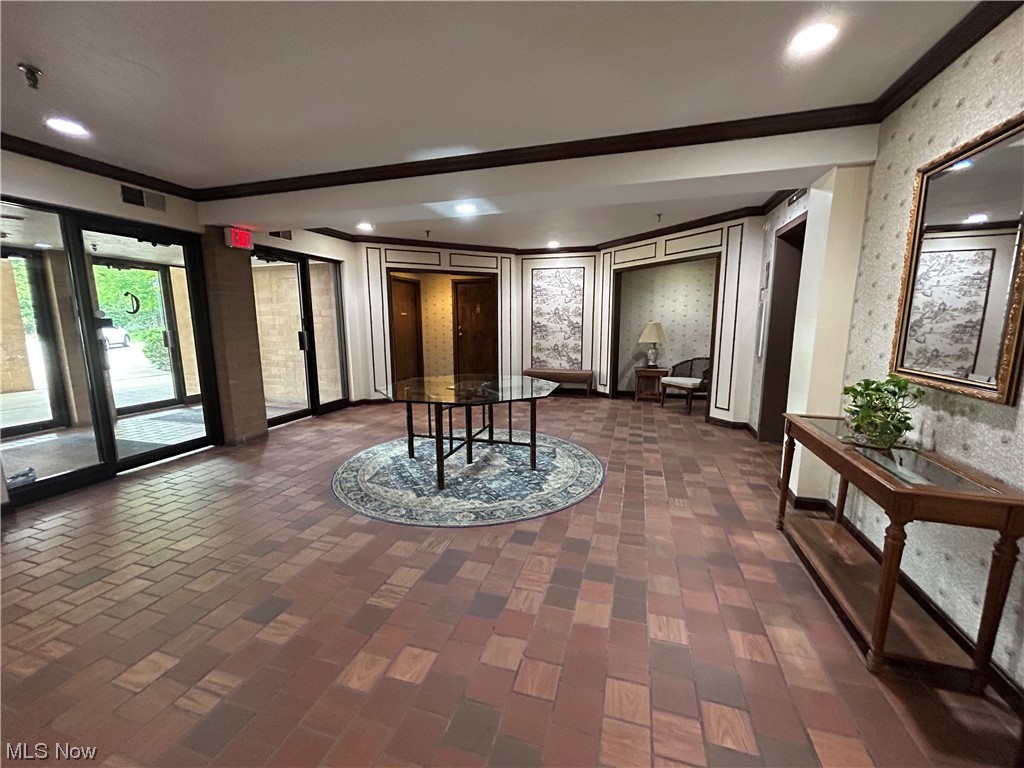 22555 Center Ridge Road, Unit 306 Rocky River, OH 44116 - Photo 23 of 25 Building Entrance